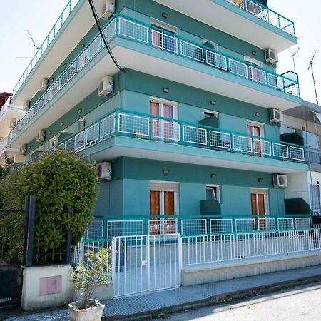 Amelies Apartments Paralia Katerinis Luaran gambar